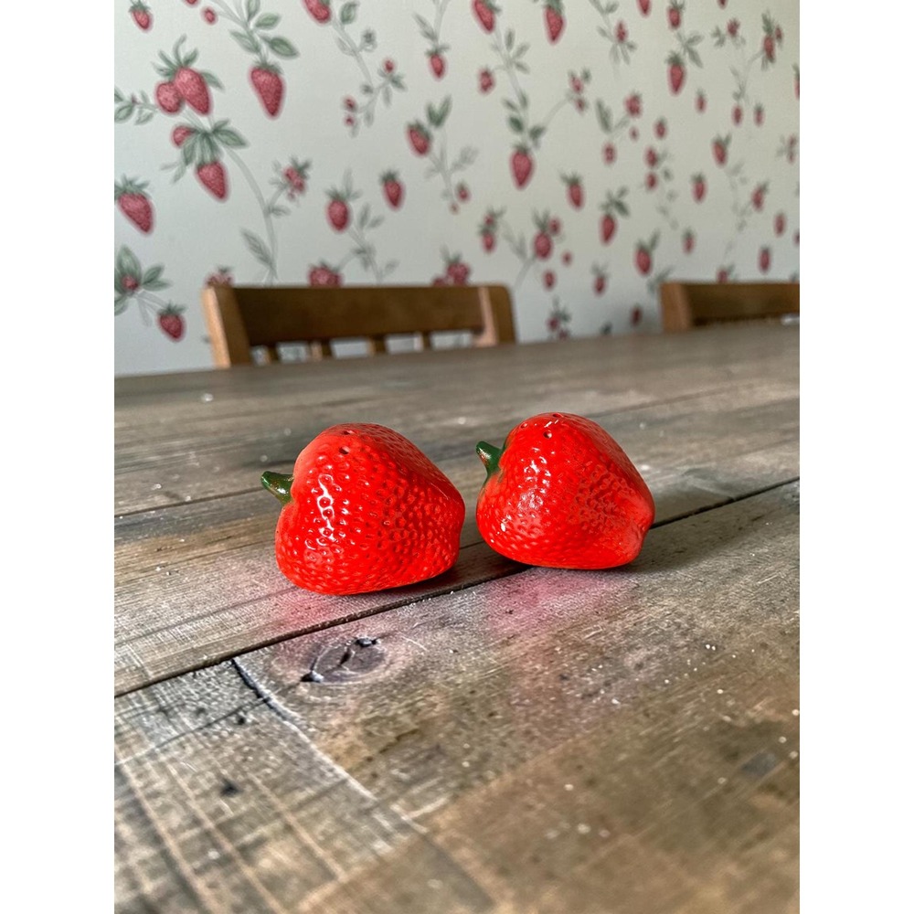 Retro Strawberry Salt & Pepper Shakers – Ceramic Kitchen Decor